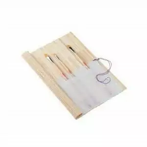 natte pour ranger les pinceaux, matériel nécessaire pour débuter la peinture, matériel de base pour commencer à peindre