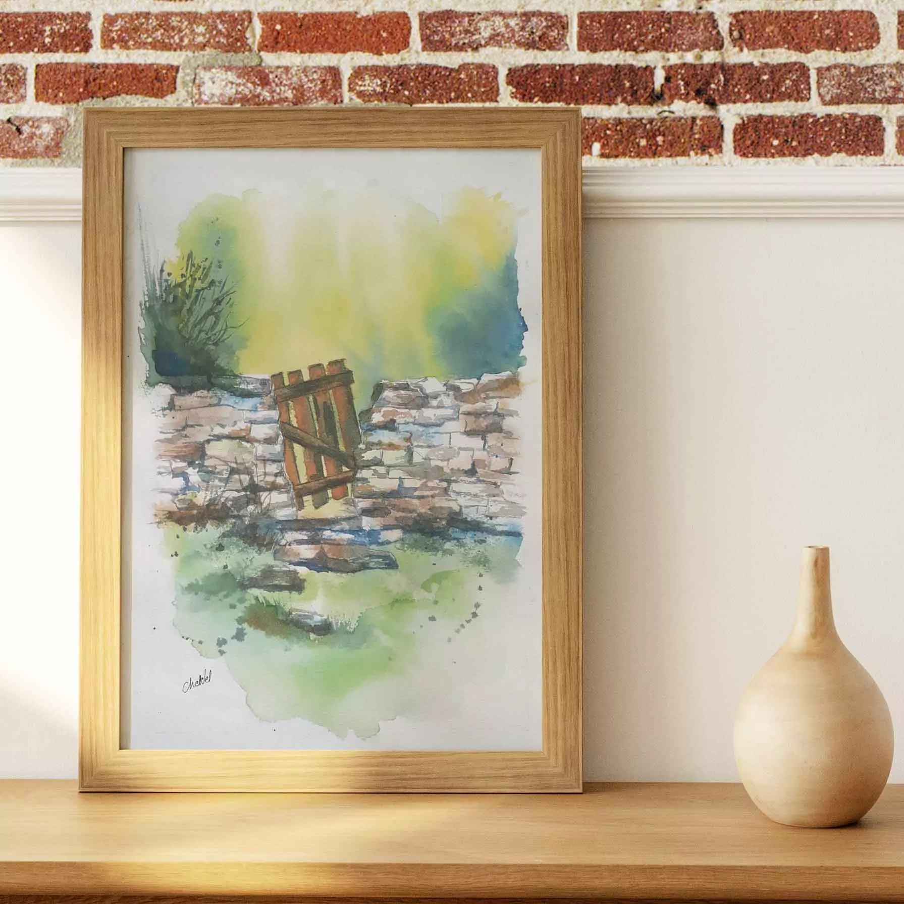 aquarelle représentant un vieux muret en pierre avec un portillon en bois cassé dans un cadre bucolique au fond d'un jardin. Aquarelle 21 x 29.7 cm, peinte par l'artiste peintre CheNel